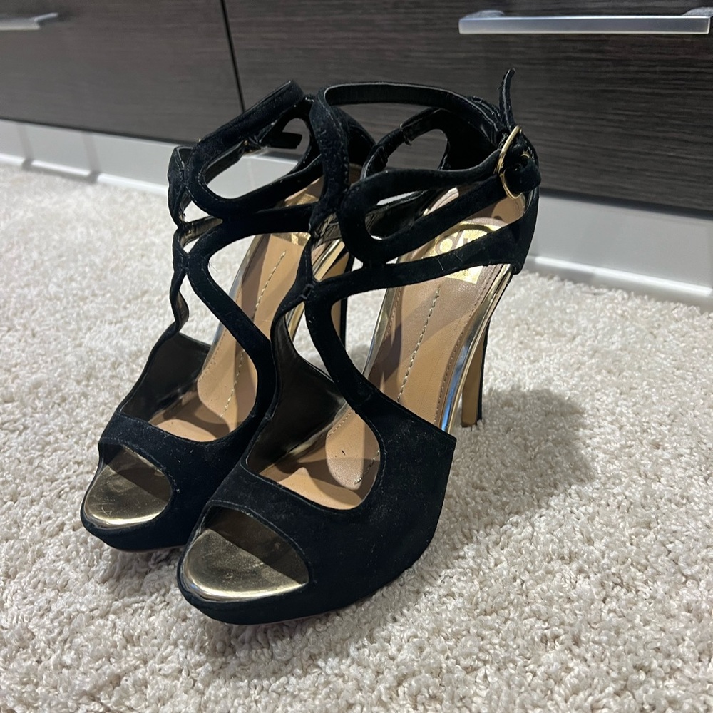 Dolce vita DV size 7.5 great condition -suede black